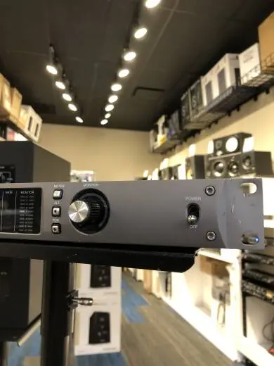 Universal Audio - UA-APX16 2